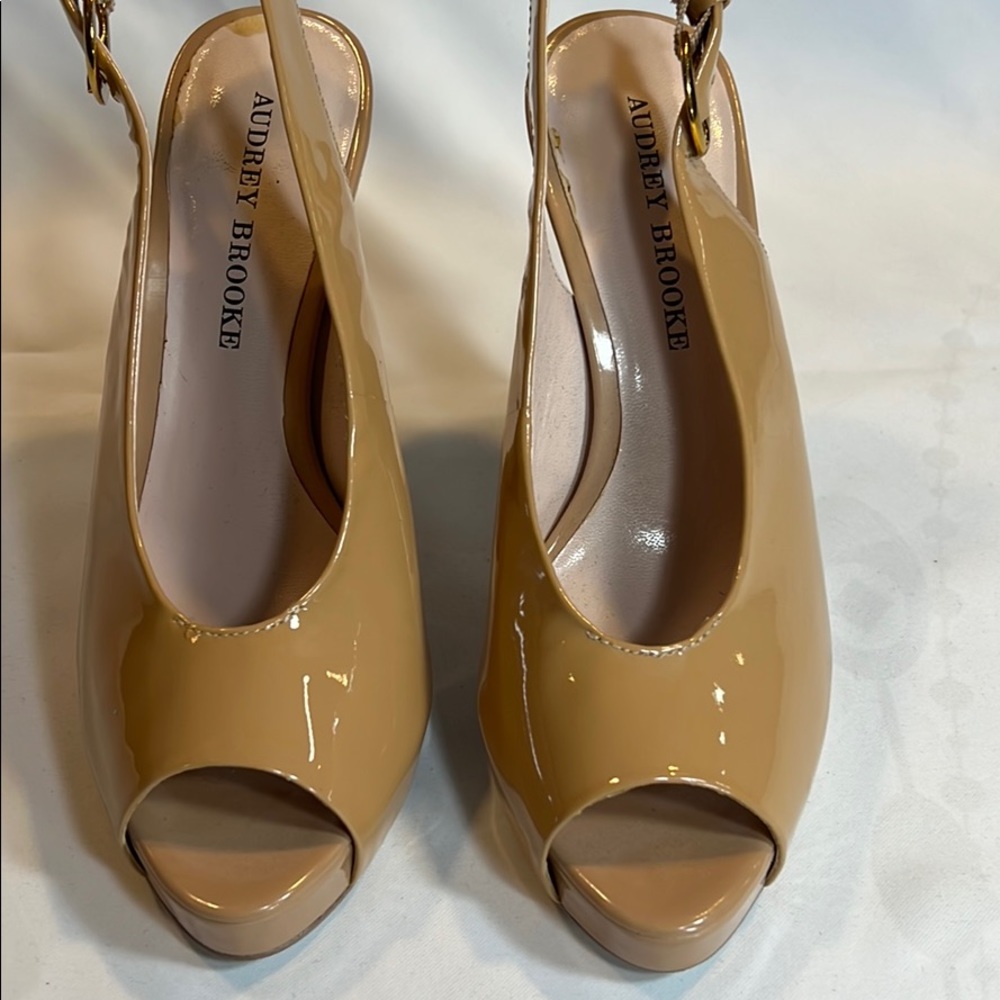Like New Tan Patent Open Toe Platform Block Heels - image 2